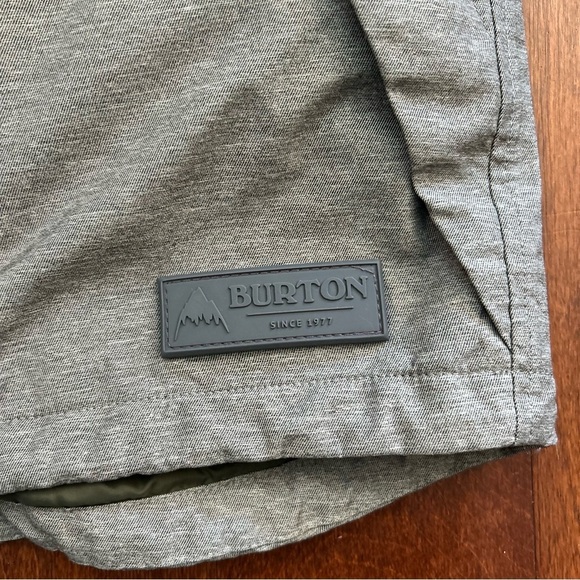 Burton “Dhaka” Men's Hooded Gray Snow Jacket, Size Small - Picture 10 of 16